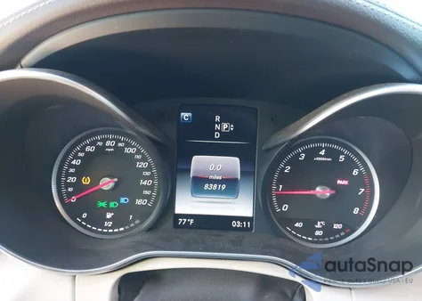 2015 Mercedes-Benz C 300 Luxury z USA, uszkodzony, nr VIN 55SWF4JB5FU061126